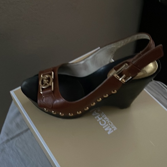 MK shoes - Picture 4 of 5